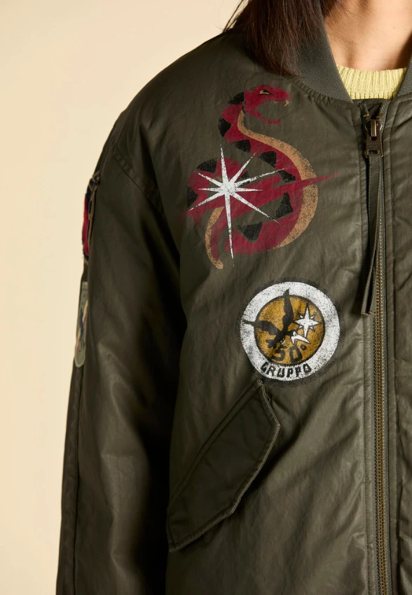 KURTKA BOMBER Z PRINTEM KHAKI