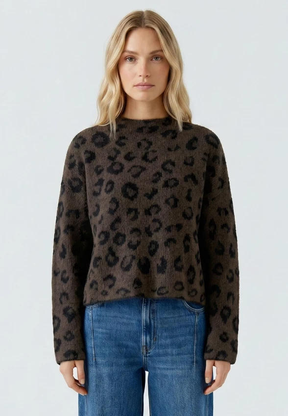 SWETER W PANTERKĘ CIEMNY BRĄZ