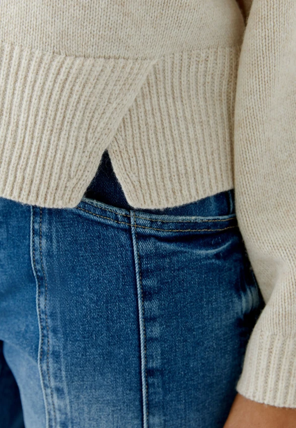 SWETER Z MIESZANKI WEŁNY I MODELU ÉCRU