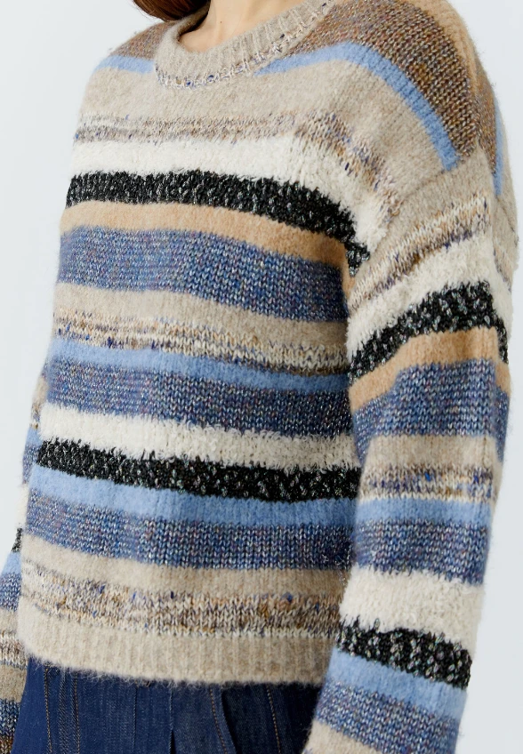SWETER Z MIESZANKI MATERIAŁÓW BEŻOWO – NIEBIESKI