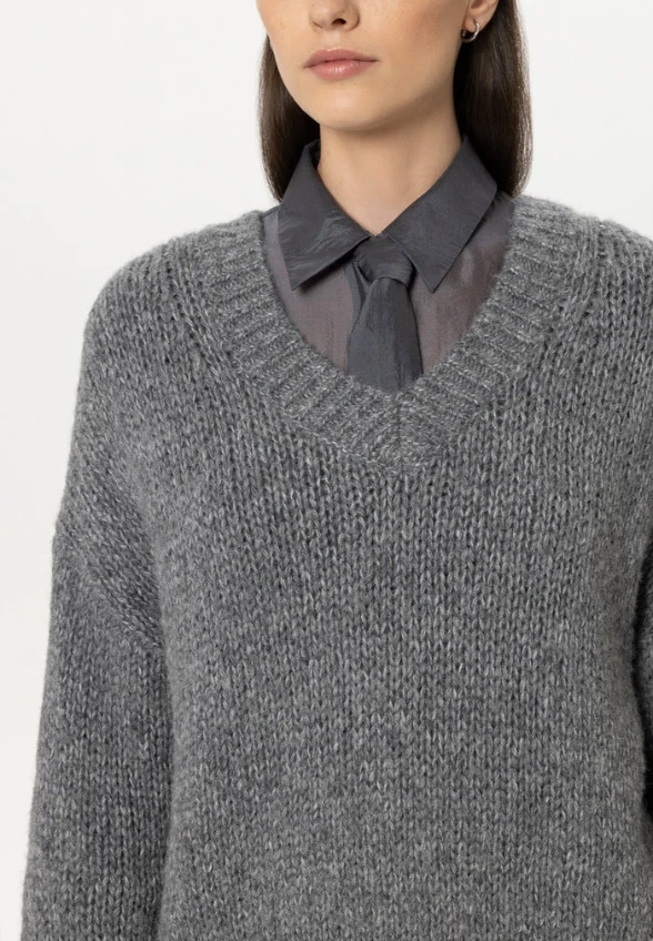 SWETER Z DOMIESZKĄ ALPAKI ANTRACYTOWY
