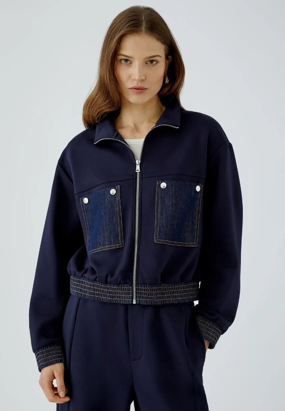 BLUZA Z NASZYWANYMI KIESZENIAMI GRANATOWA