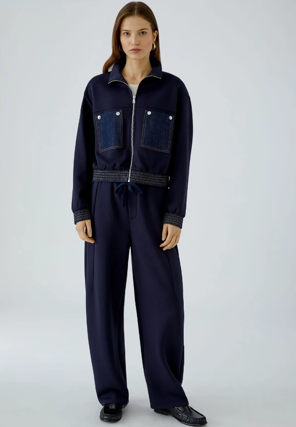 BLUZA Z NASZYWANYMI KIESZENIAMI GRANATOWA