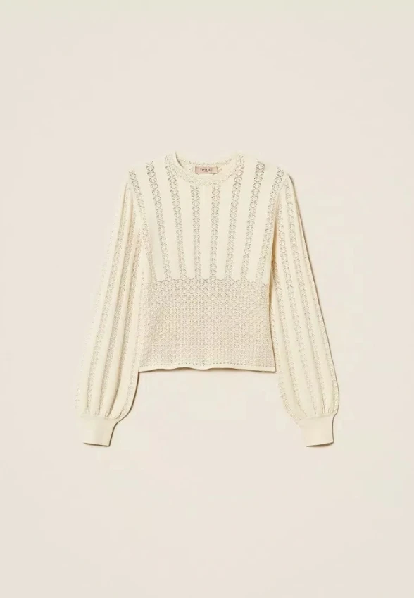 SWETER DZIANINOWY Z AŻUROWYM WZOREM KREMOWY