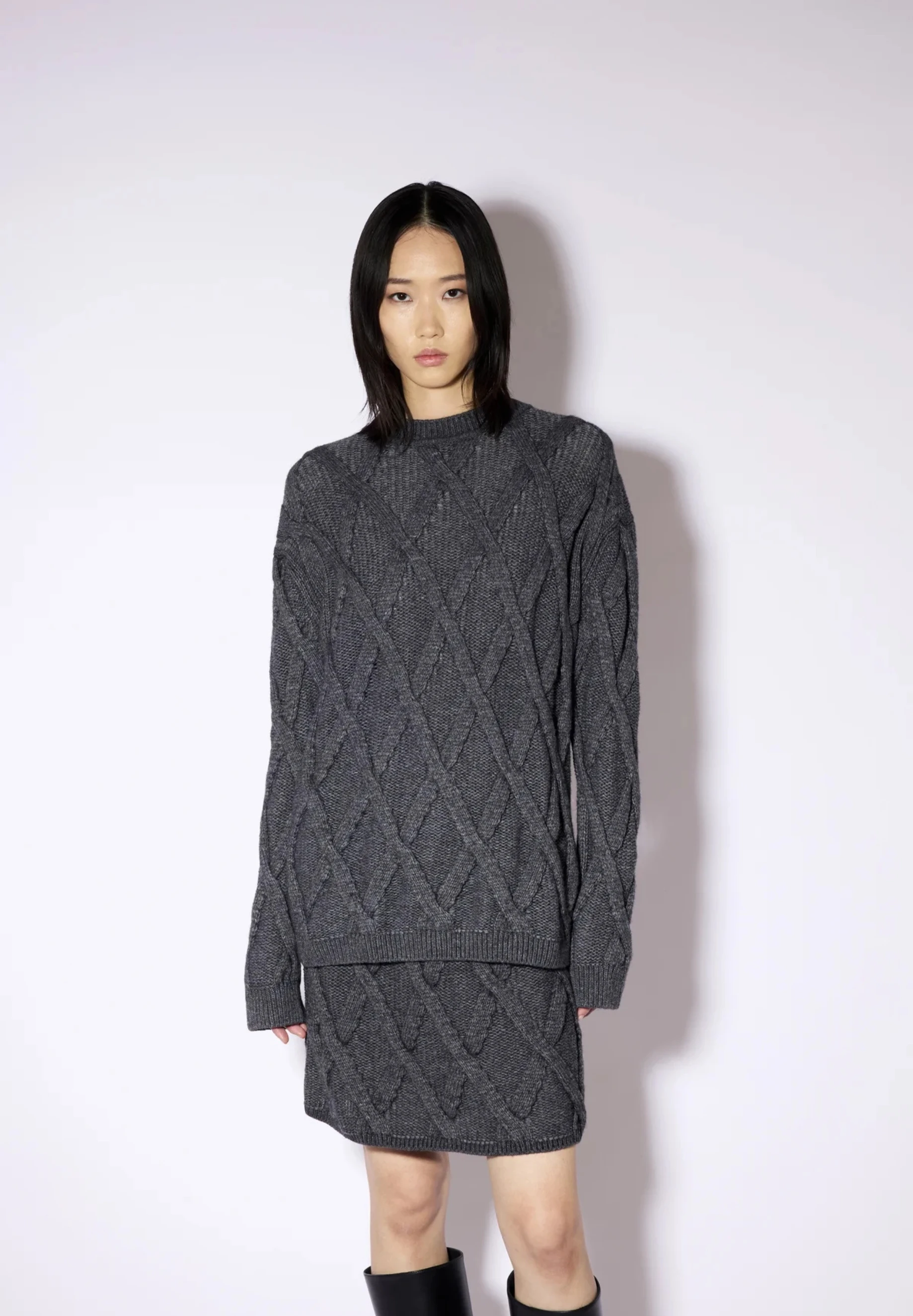 SWETER Z MIESZANKI KASZMIRU ANTRACYTOWY