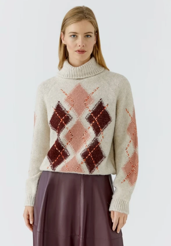 SWETER Z GOLFEM W GEOMETRYCZNY WZÓR BEŻOWY