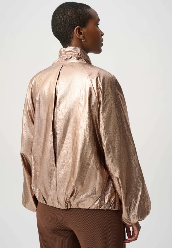 KURTKA Z EFEKTEM METALICZNYM ROSE GOLD
