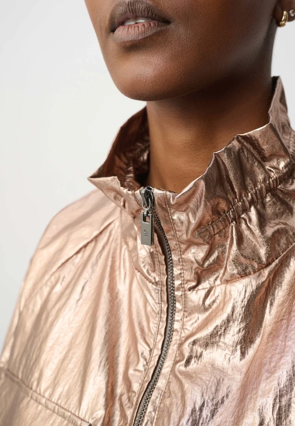 KURTKA Z EFEKTEM METALICZNYM ROSE GOLD