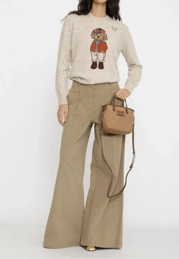 SWETER Z MOTYWEM PUDLA NEW QUEEN BEŻOWY